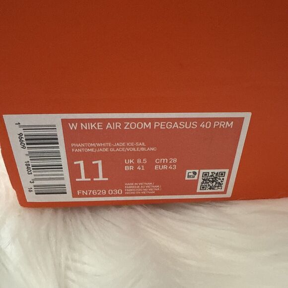 Nike Air Zoom Pegasus 40 PRM Wmns Size 11 Running athletic Shoes FN7629-030 - Picture 13 of 14